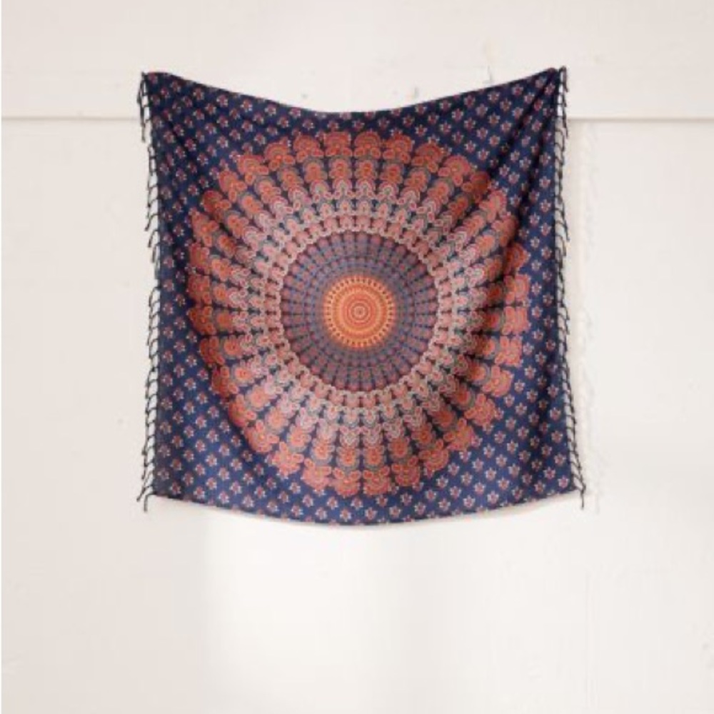 Stevie Medallion Tapestry Navy/Marinall